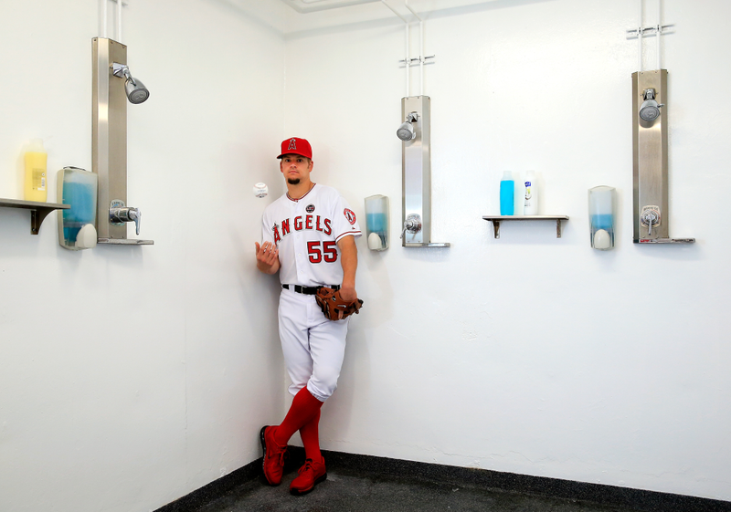 Illustration for article titled The Rangers Took Their Team Photos In The Bathroom